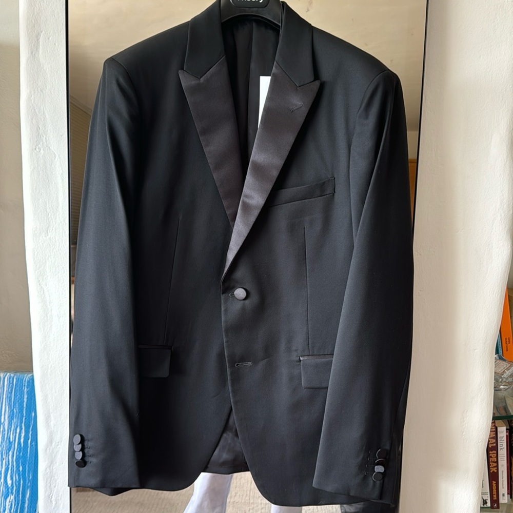 NWT Theory Men’s Tuxedo Jacket size 38 S
